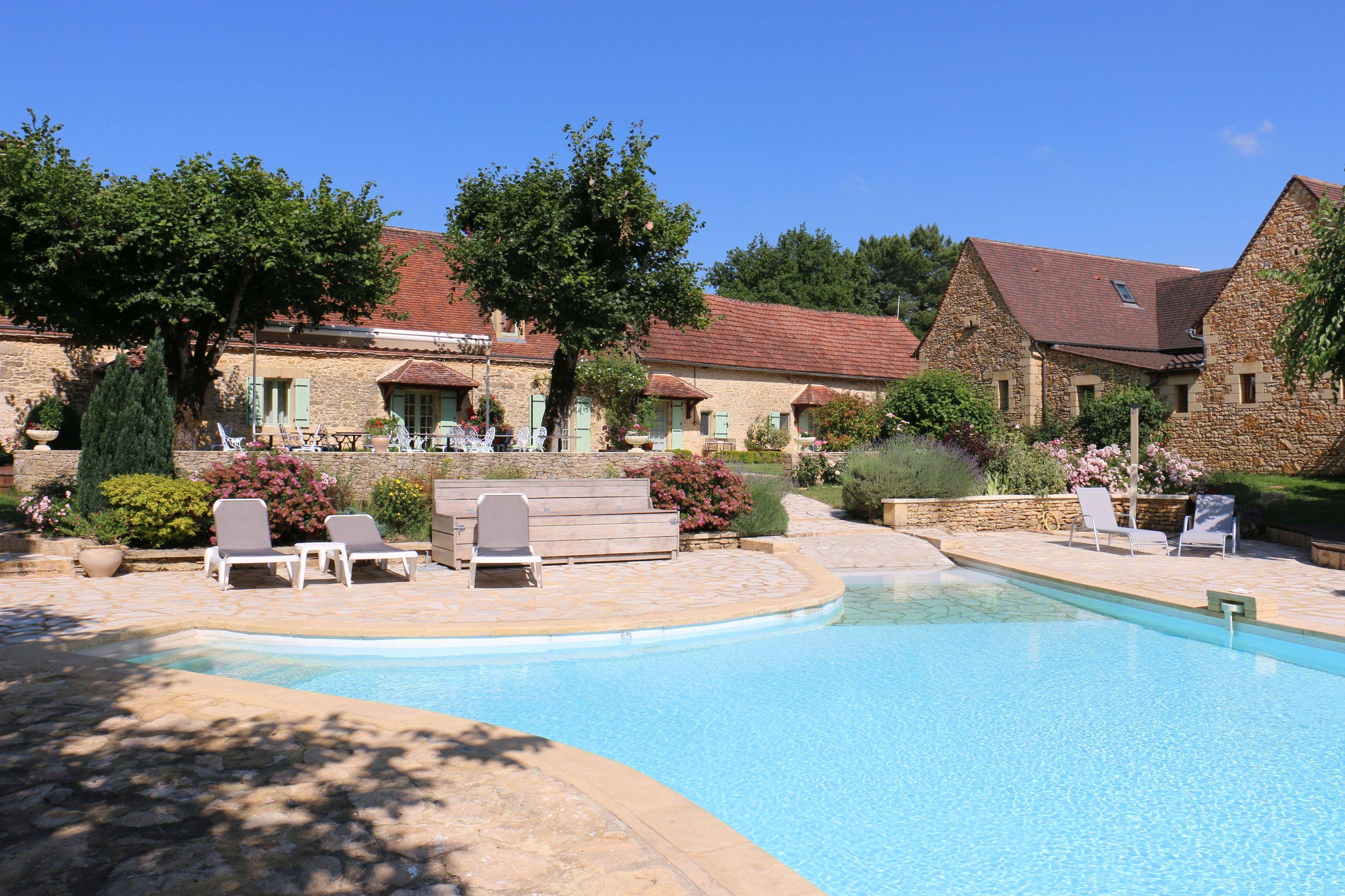 Hotel De La Ferme Lamy Meyrals Exterior foto