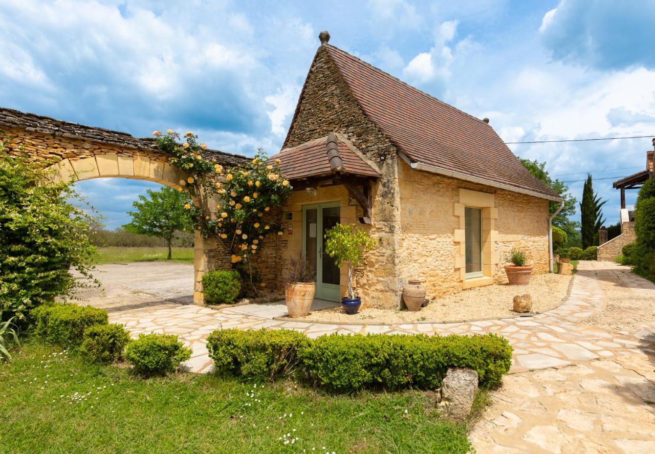 Hotel De La Ferme Lamy Meyrals Exterior foto