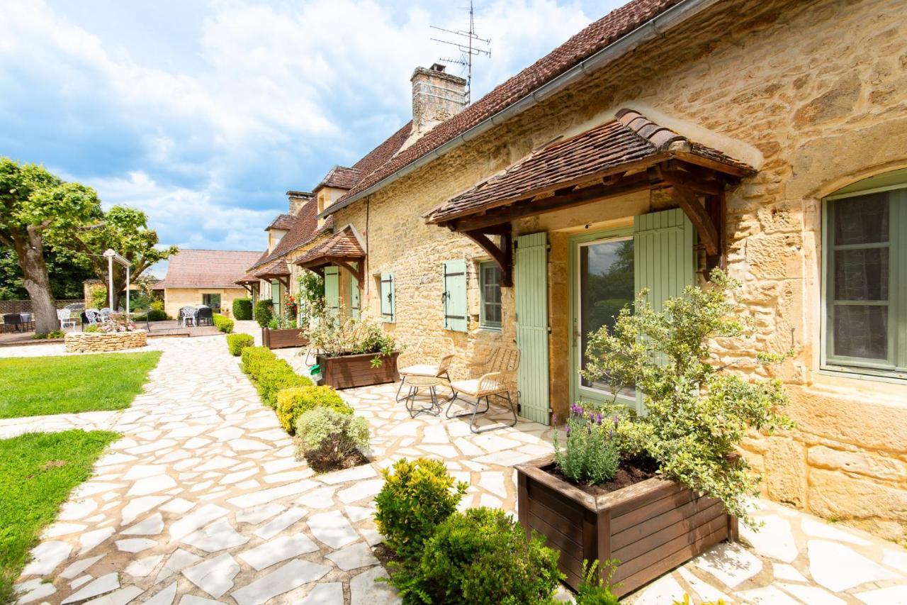 Hotel De La Ferme Lamy Meyrals Exterior foto